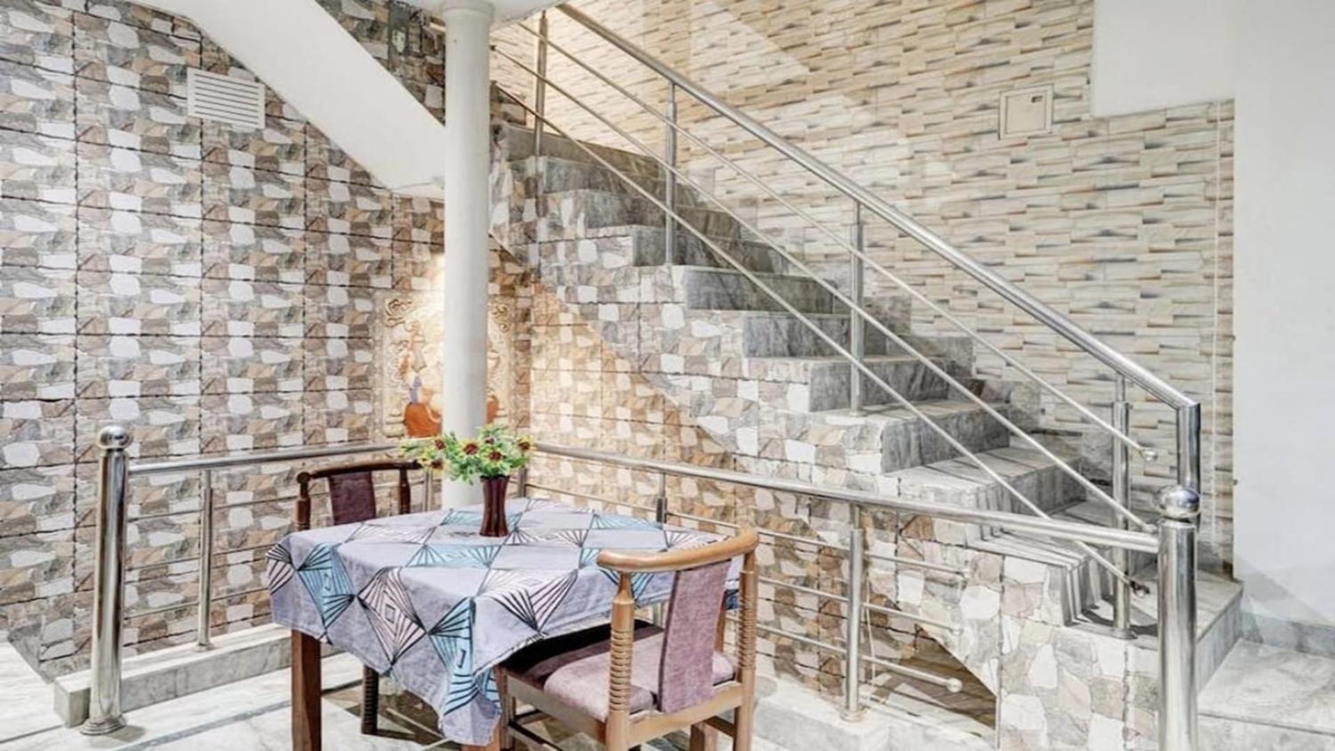Pyrenees Homestay Agra  Zewnętrze zdjęcie