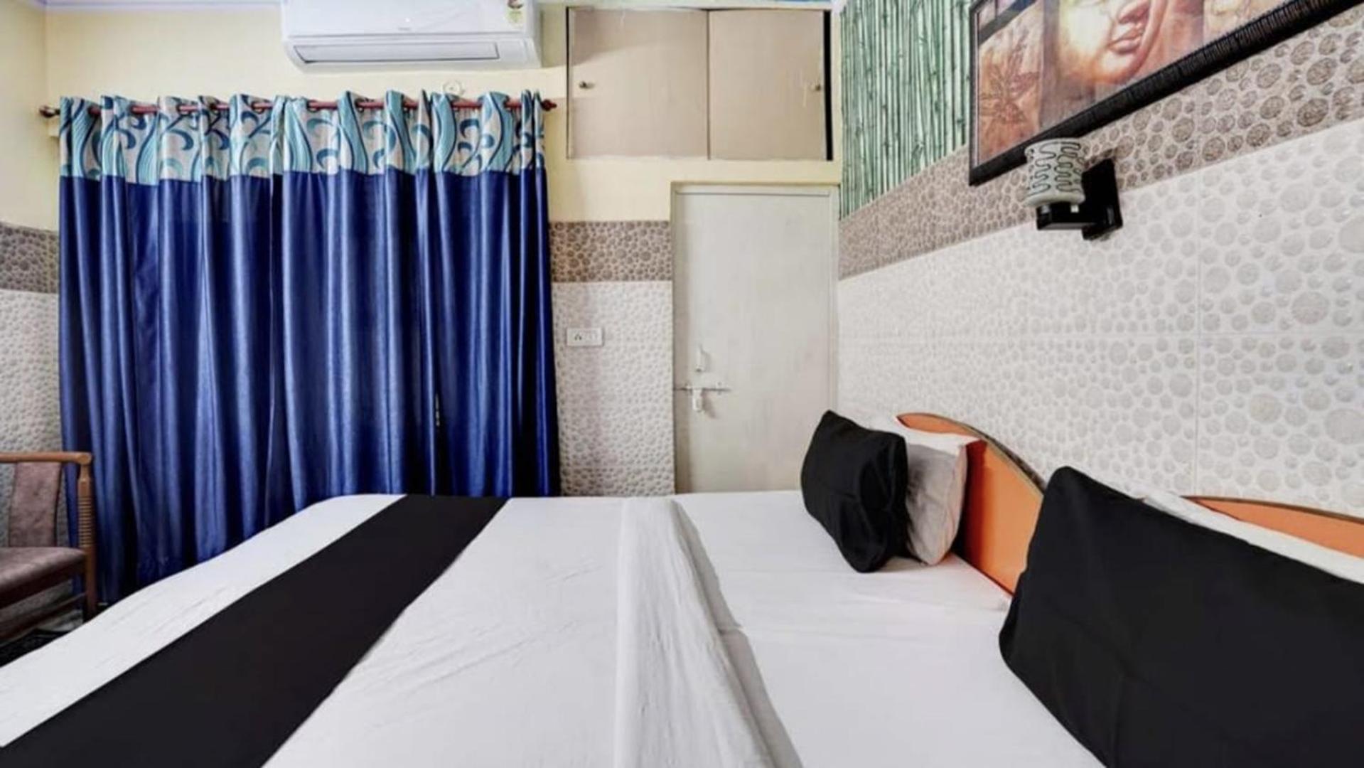 Pyrenees Homestay Agra  Zewnętrze zdjęcie