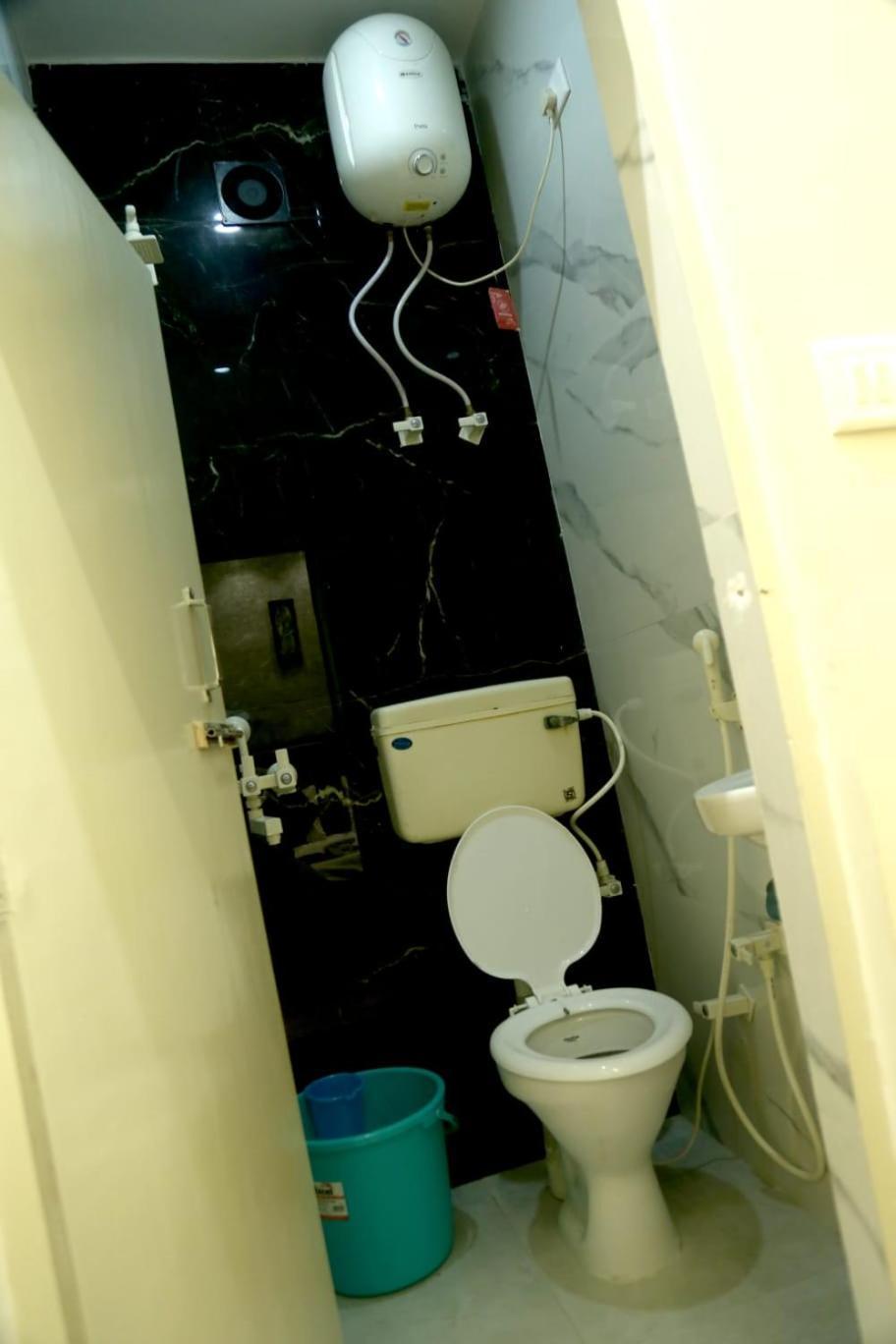 Pyrenees Homestay Agra  Zewnętrze zdjęcie