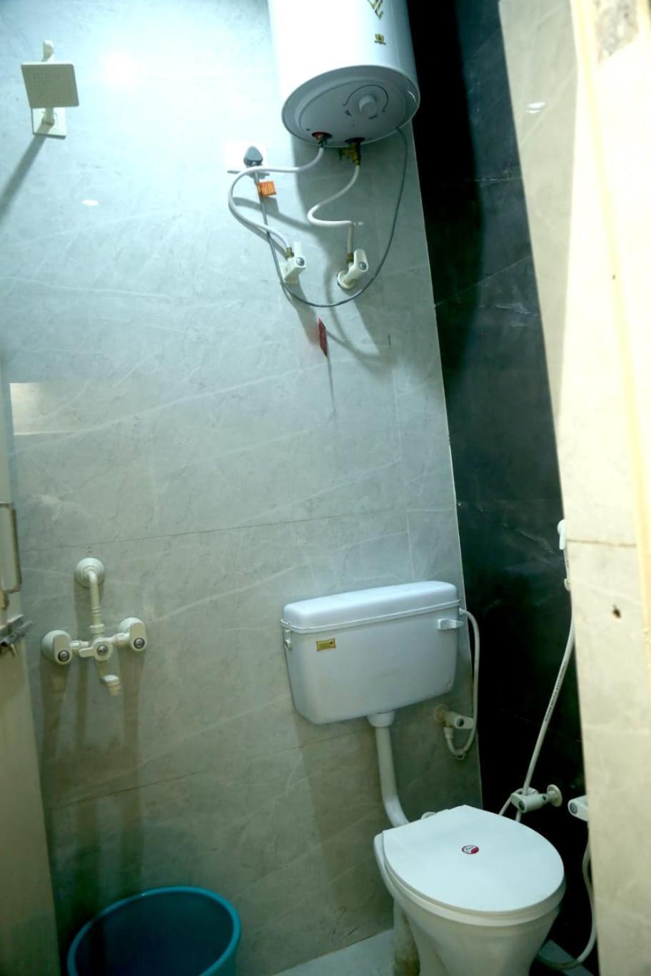 Pyrenees Homestay Agra  Zewnętrze zdjęcie