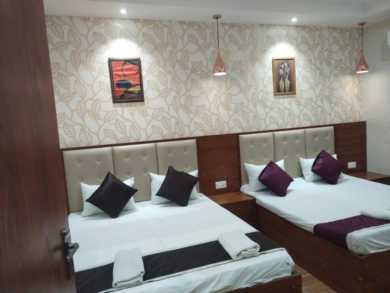 Pyrenees Homestay Agra  Zewnętrze zdjęcie