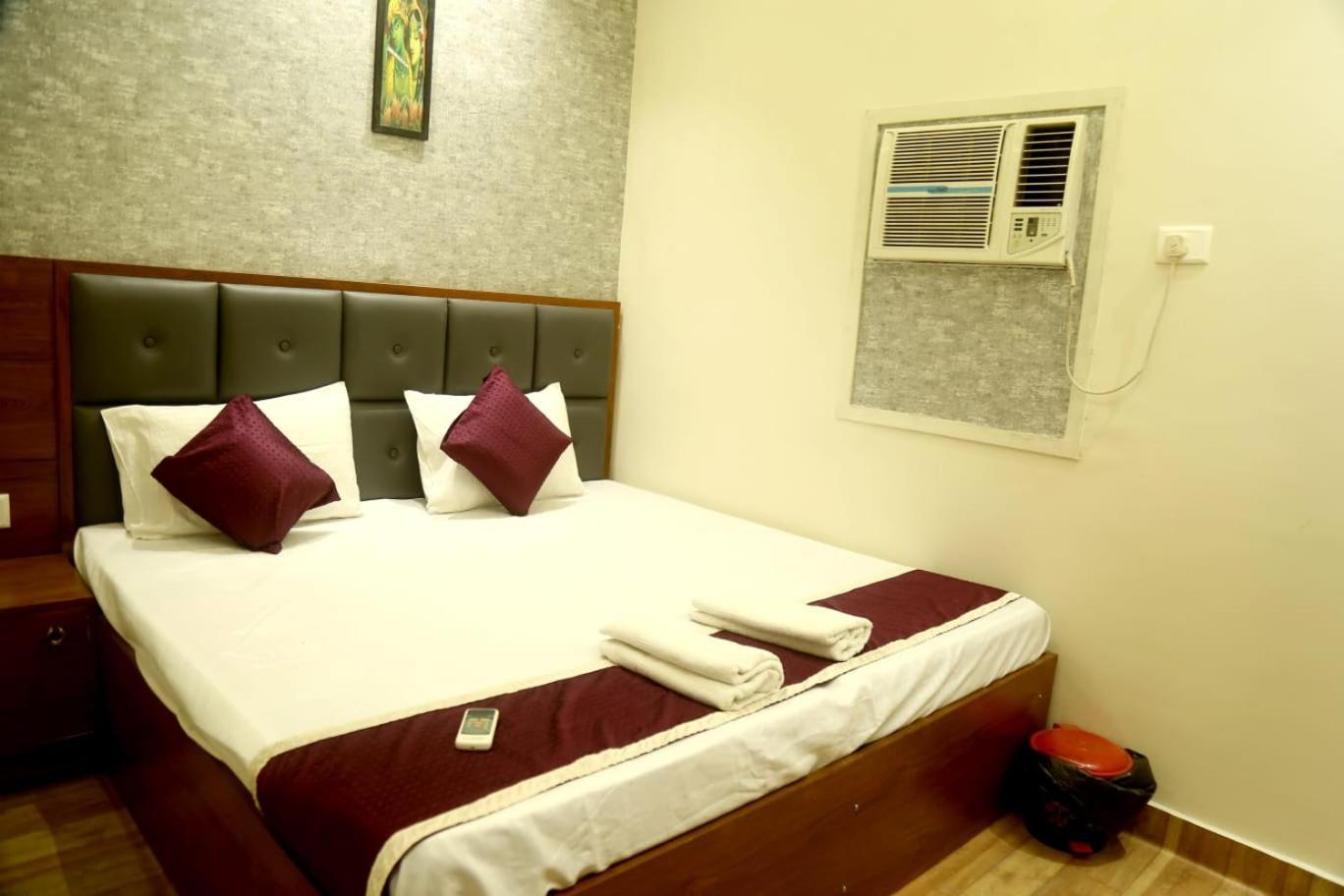 Pyrenees Homestay Agra  Zewnętrze zdjęcie