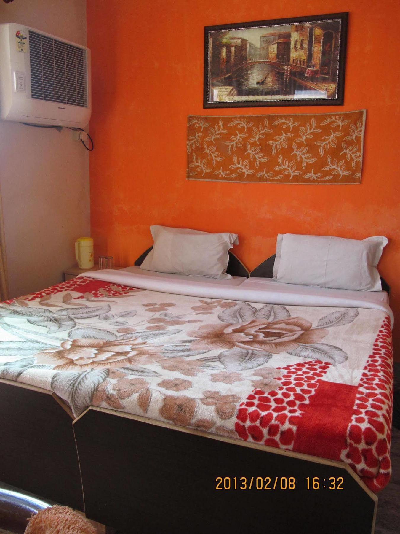 Pyrenees Homestay Agra  Zewnętrze zdjęcie