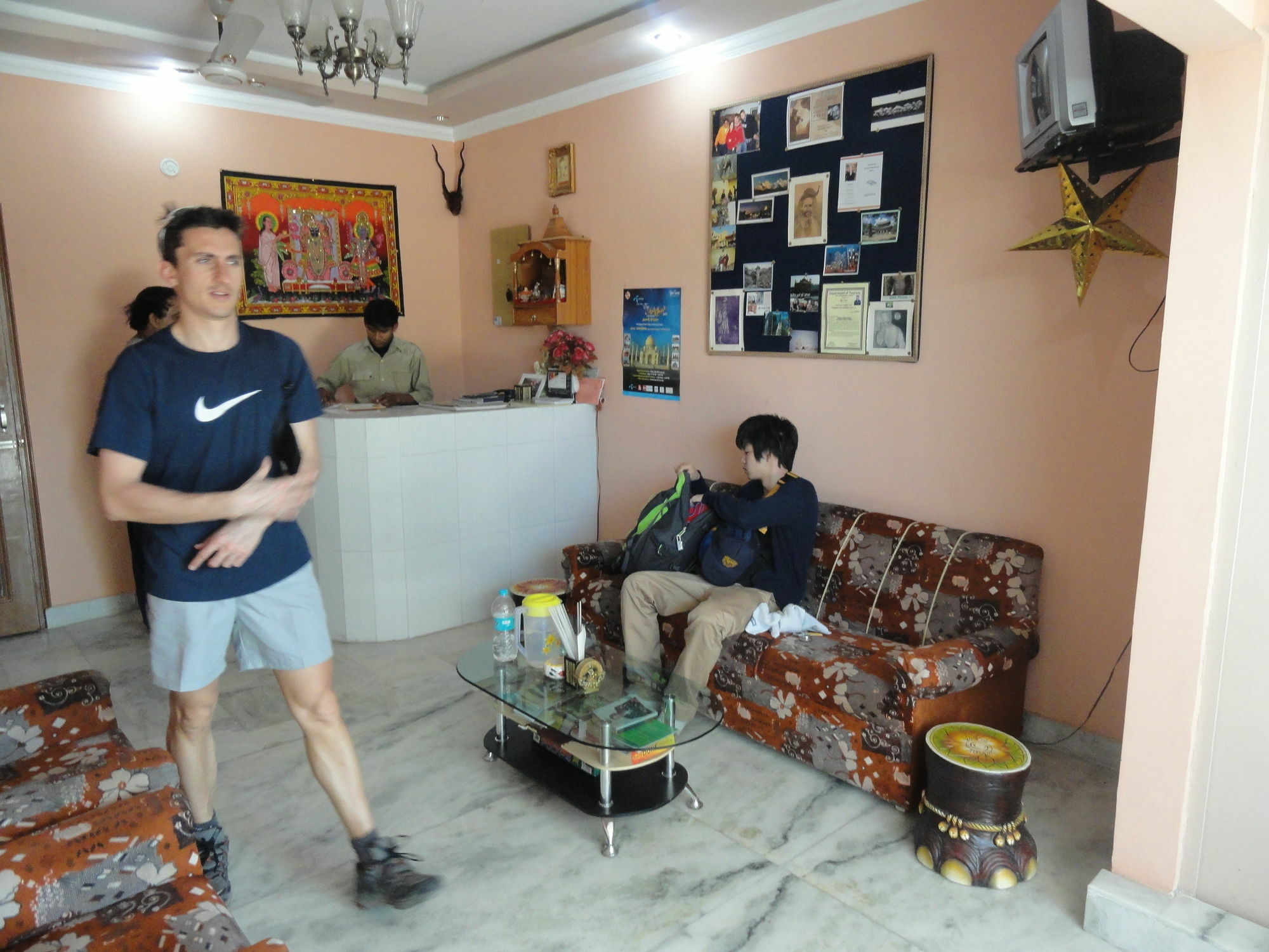 Pyrenees Homestay Agra  Zewnętrze zdjęcie